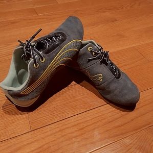 Super cute Puma girls sneakers